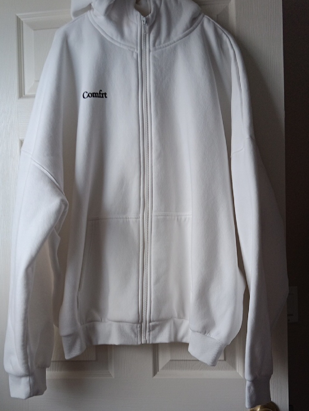 COMFRT..CLOUD WHITE ZIP HOODIE..2XL